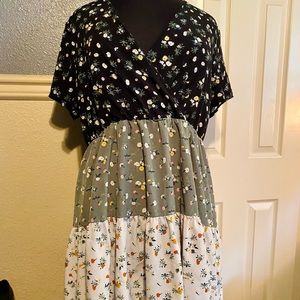 SOLD Plus Size Floral Knee Length Dress